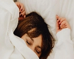 Vastu Astro Tips : रात में नहीं आती है नींद तो इसके हैं 3 वास्तु और 3 ज्योतिष कारण और उपाय